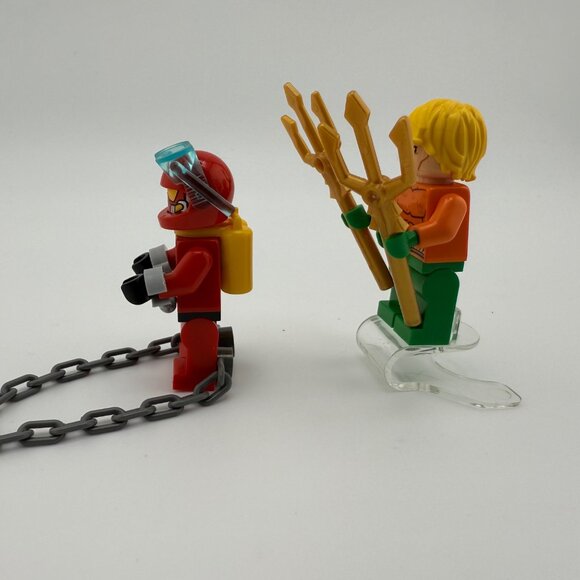 LEGO DC Super Heroes Minifigures Aquaman & Scuba Batman W/ Accessories from Set - Picture 3 of 7